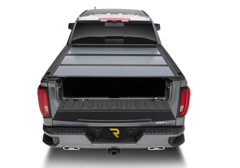 UnderCover 14-18 Chevy/GMC Silverado/Sierra 68.4in Fusion Bed Cover - Black