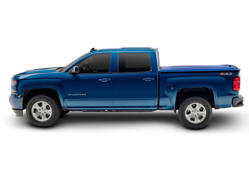 UnderCover 15-19 Chevy Silverado 1500 (19 Legacy) & 2500/3500HD 5.8ft Lux Bed Cover- Deep Ocean Blue