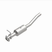 Load image into Gallery viewer, MagnaFlow 16-19 Ford F-53 V10 6.8L Underbody Direct-Fit Catalytic Converter