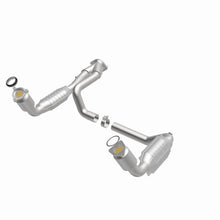 Load image into Gallery viewer, MagnaFlow Conv DF 99-00 Chevy Pickups 4.3L