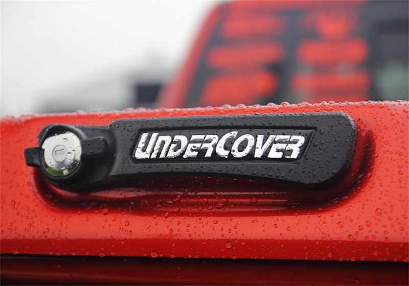 UnderCover 19-20 Ram 1500 (w/o Rambox) 5.7ft Elite LX Bed Cover - Velvet Red