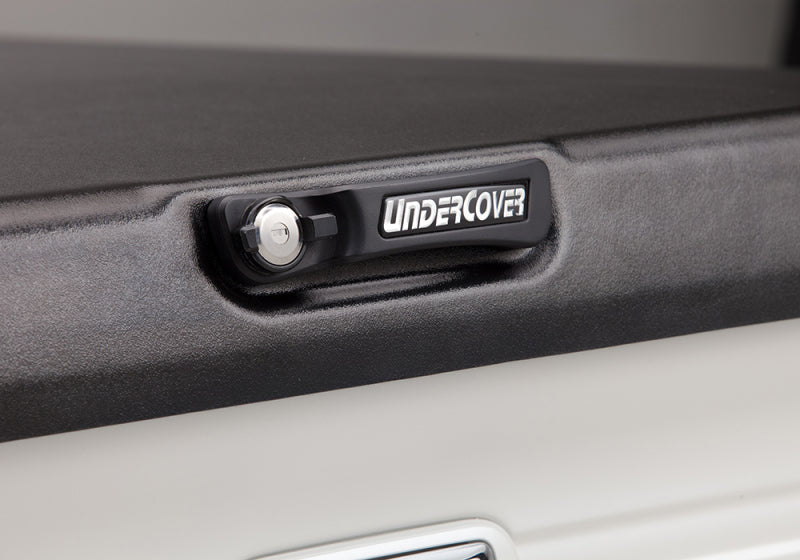 UnderCover 19-20 GMC Sierra 1500 (w/Multipro TG) 5.8 ft Elite Bed Cover - Black Textured