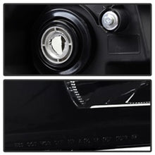 Load image into Gallery viewer, Xtune Chevy Silverado 07-13 Crystal Headlights Black Smoked HD-JH-CS07-AM-BSM